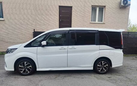 Honda Stepwgn IV, 2019 год, 2 650 000 рублей, 2 фотография