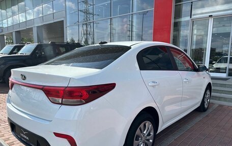 KIA Rio IV, 2017 год, 990 000 рублей, 5 фотография