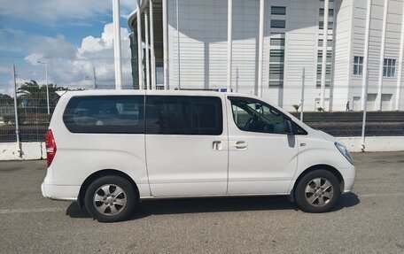 Hyundai Grand Starex Grand Starex I рестайлинг 2, 2016 год, 1 900 000 рублей, 2 фотография