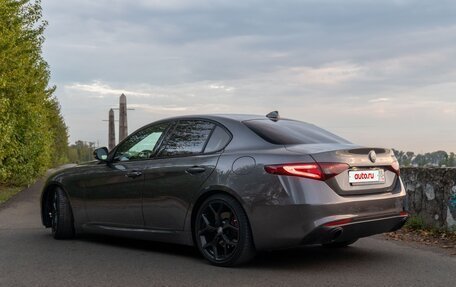 Alfa Romeo Giulia II, 2019 год, 2 100 000 рублей, 9 фотография