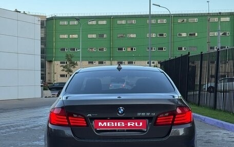 BMW 5 серия, 2013 год, 1 800 000 рублей, 3 фотография