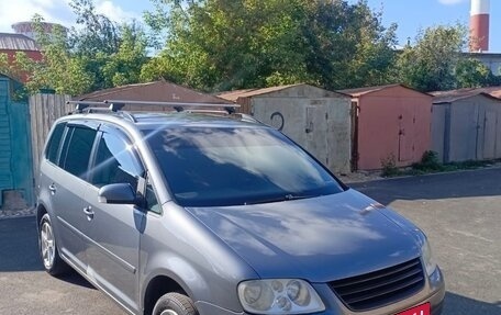 Volkswagen Touran III, 2004 год, 550 000 рублей, 2 фотография