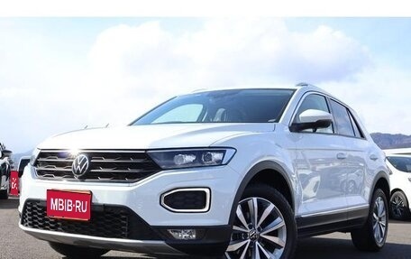 Volkswagen T-Roc I, 2022 год, 1 580 000 рублей, 1 фотография