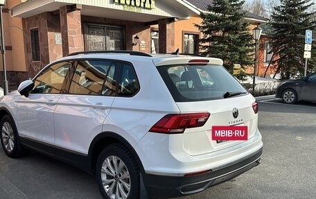 Volkswagen Tiguan II, 2021 год, 2 490 000 рублей, 5 фотография