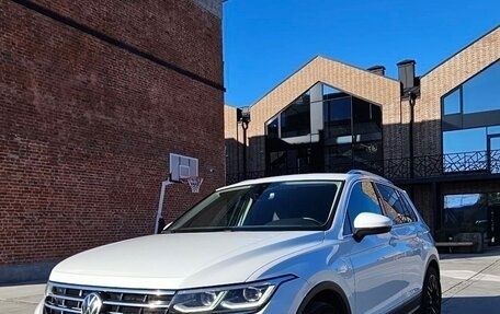 Volkswagen Tiguan II, 2020 год, 3 350 000 рублей, 3 фотография
