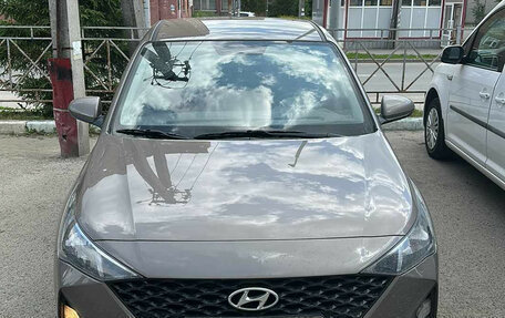 Hyundai Solaris II рестайлинг, 2021 год, 1 510 000 рублей, 1 фотография