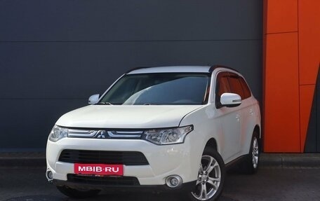 Mitsubishi Outlander III рестайлинг 3, 2013 год, 1 429 000 рублей, 1 фотография