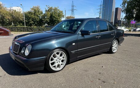 Mercedes-Benz E-Класс, 1997 год, 850 000 рублей, 1 фотография