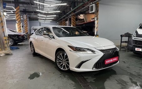 Lexus ES VII, 2021 год, 4 300 000 рублей, 1 фотография