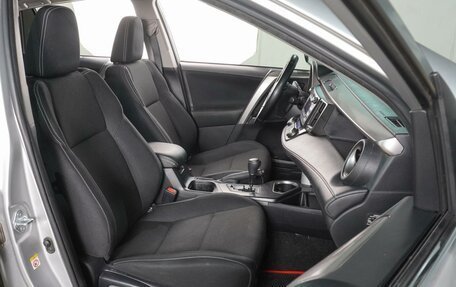 Toyota RAV4, 2019 год, 2 395 000 рублей, 8 фотография