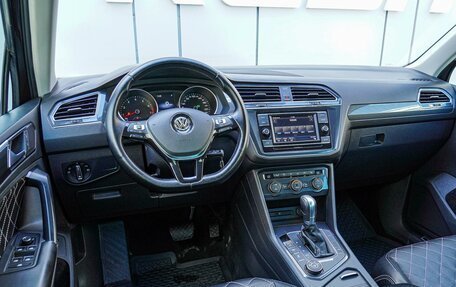 Volkswagen Tiguan II, 2017 год, 2 090 000 рублей, 6 фотография