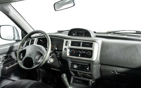 Mitsubishi L200 III рестайлинг, 2005 год, 549 585 рублей, 9 фотография
