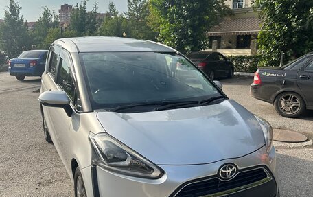 Toyota Sienta II, 2016 год, 1 380 000 рублей, 1 фотография