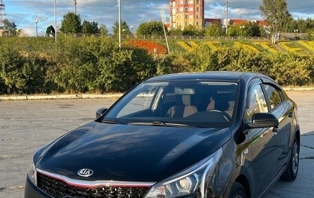 KIA Rio IV, 2021 год, 1 750 000 рублей, 1 фотография