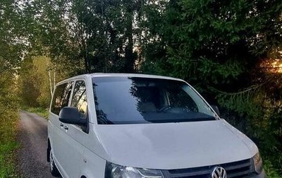 Volkswagen Transporter T5 рестайлинг, 2012 год, 1 680 000 рублей, 1 фотография