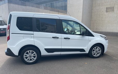 Ford Tourneo Connect II рестайлинг, 2019 год, 1 900 000 рублей, 3 фотография