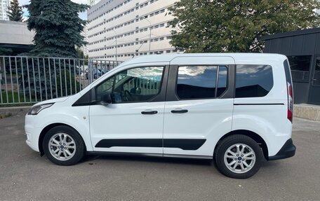 Ford Tourneo Connect II рестайлинг, 2019 год, 1 900 000 рублей, 4 фотография