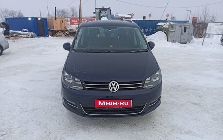 Volkswagen Sharan II, 2011 год, 950 000 рублей, 1 фотография