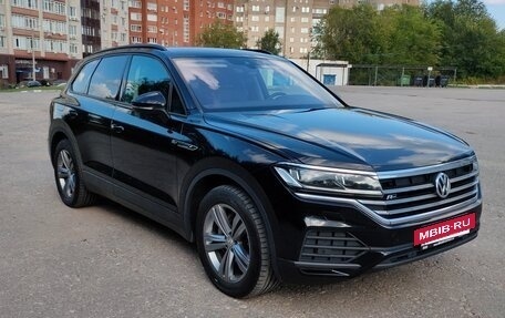 Volkswagen Touareg III, 2018 год, 4 500 000 рублей, 3 фотография
