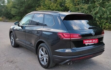 Volkswagen Touareg III, 2018 год, 4 500 000 рублей, 5 фотография