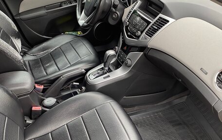 Chevrolet Cruze II, 2012 год, 900 000 рублей, 7 фотография