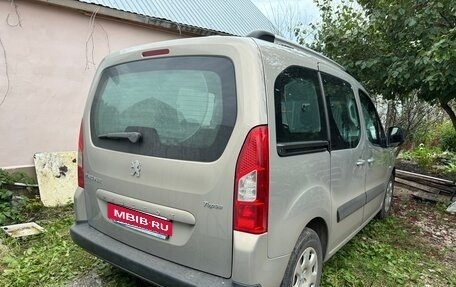 Peugeot Partner II рестайлинг 2, 2010 год, 650 000 рублей, 4 фотография