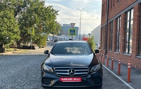 Mercedes-Benz E-Класс, 2019 год, 3 480 000 рублей, 5 фотография