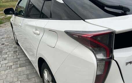 Toyota Prius IV XW50, 2016 год, 1 750 000 рублей, 5 фотография