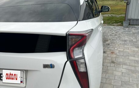 Toyota Prius IV XW50, 2016 год, 1 750 000 рублей, 10 фотография