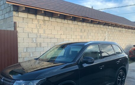 Mitsubishi Outlander III рестайлинг 3, 2014 год, 1 250 000 рублей, 5 фотография