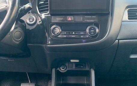 Mitsubishi Outlander III рестайлинг 3, 2014 год, 1 250 000 рублей, 7 фотография