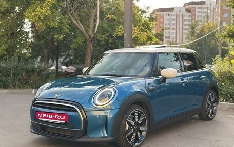 MINI Hatch, 2021 год, 2 990 000 рублей, 3 фотография