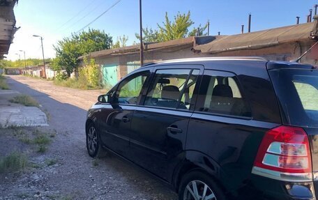 Opel Zafira B, 2008 год, 780 000 рублей, 3 фотография