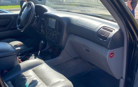 Toyota Land Cruiser 100 рестайлинг 2, 1999 год, 1 820 000 рублей, 7 фотография