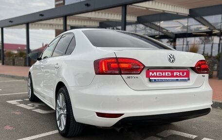 Volkswagen Jetta VI, 2014 год, 1 385 000 рублей, 2 фотография