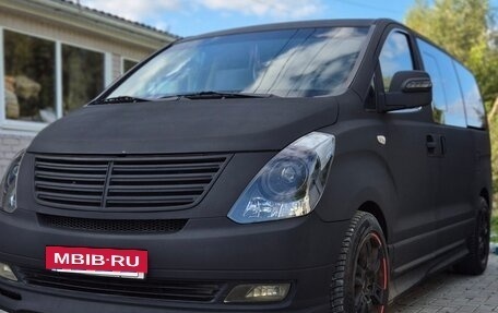 Hyundai Grand Starex Grand Starex I рестайлинг 2, 2009 год, 1 700 000 рублей, 2 фотография