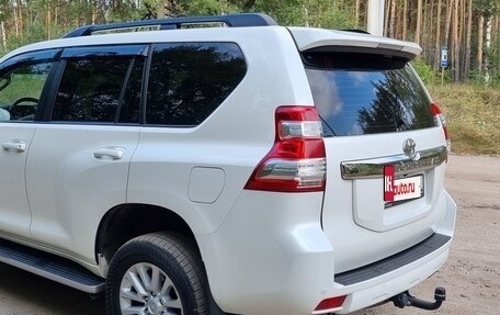 Toyota Land Cruiser Prado 150 рестайлинг 2, 2014 год, 3 300 000 рублей, 5 фотография