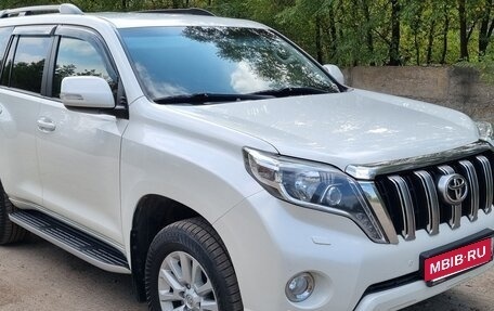 Toyota Land Cruiser Prado 150 рестайлинг 2, 2014 год, 3 300 000 рублей, 9 фотография