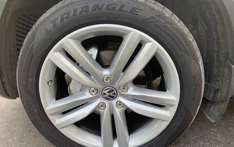 Volkswagen Touareg III, 2011 год, 2 473 000 рублей, 10 фотография