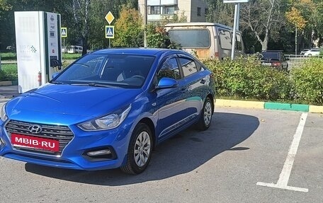 Hyundai Solaris II рестайлинг, 2017 год, 1 350 000 рублей, 3 фотография