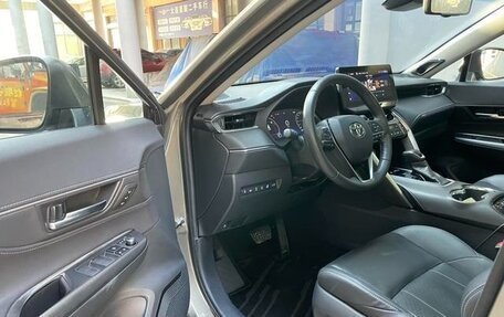 Toyota Harrier, 2022 год, 3 064 000 рублей, 6 фотография