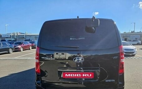 Hyundai Grand Starex Grand Starex I рестайлинг 2, 2021 год, 2 790 000 рублей, 4 фотография