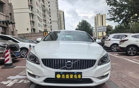 Volvo S60 III, 2018 год, 1 950 000 рублей, 2 фотография