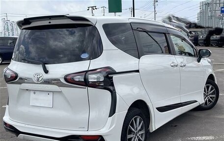 Toyota Sienta II, 2021 год, 1 055 000 рублей, 4 фотография