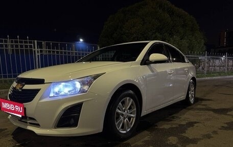 Chevrolet Cruze II, 2013 год, 900 000 рублей, 3 фотография