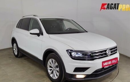 Volkswagen Tiguan II, 2017 год, 2 180 000 рублей, 3 фотография