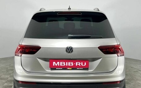 Volkswagen Tiguan II, 2019 год, 2 485 000 рублей, 6 фотография