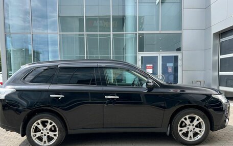 Mitsubishi Outlander III рестайлинг 3, 2012 год, 1 435 000 рублей, 4 фотография