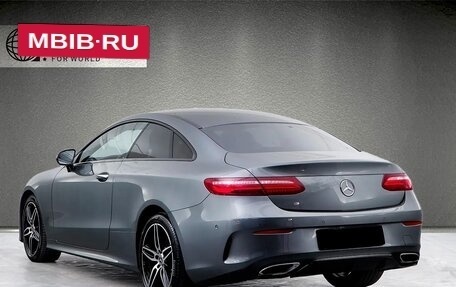 Mercedes-Benz E-Класс, 2020 год, 3 000 000 рублей, 2 фотография