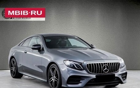 Mercedes-Benz E-Класс, 2020 год, 3 000 000 рублей, 3 фотография